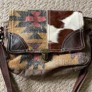 Myra Bag crossbody!